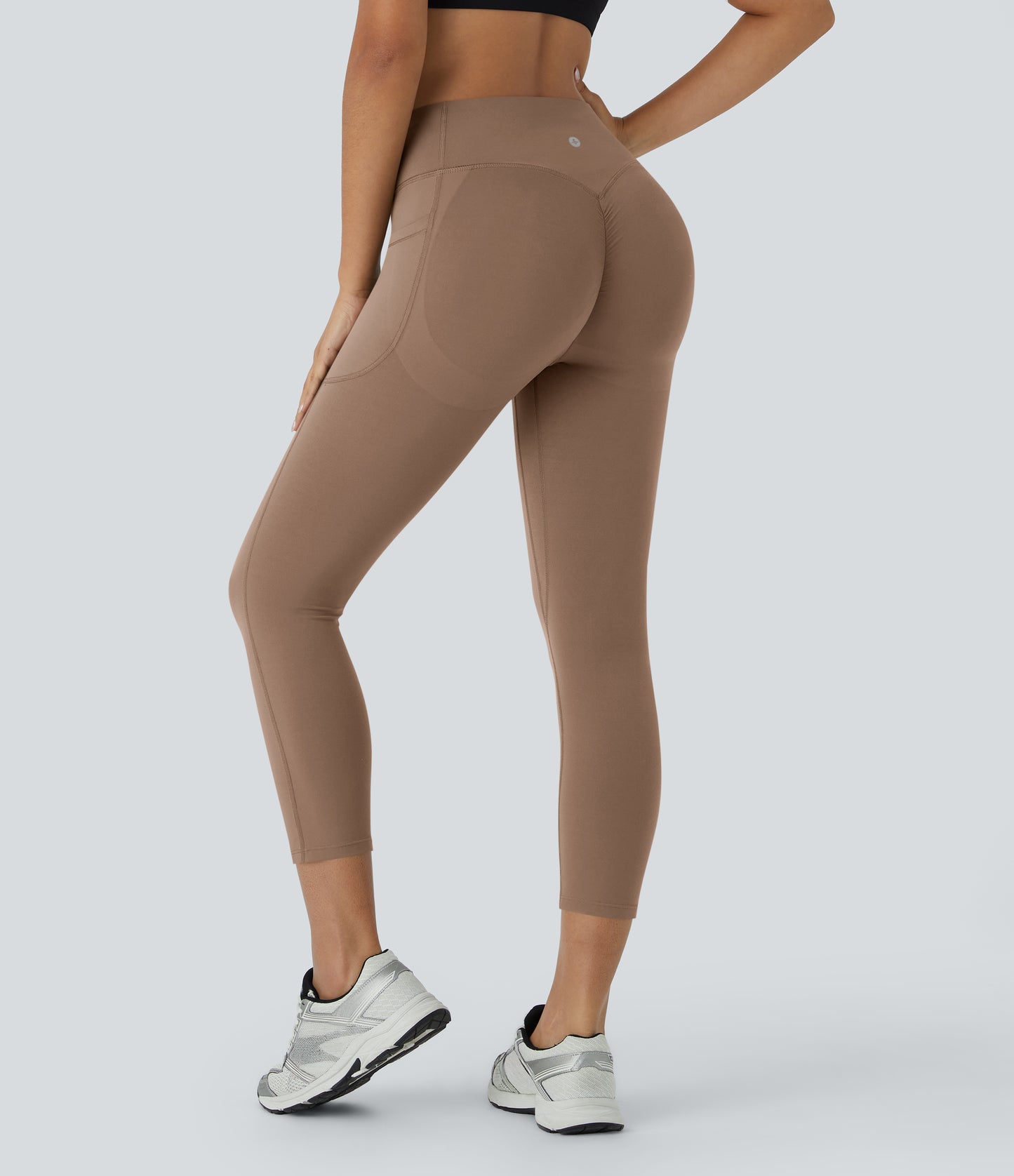 High Waisted Scrunch Butt Lifting Tummy Control Pocket Shaping Capri Training Leggings