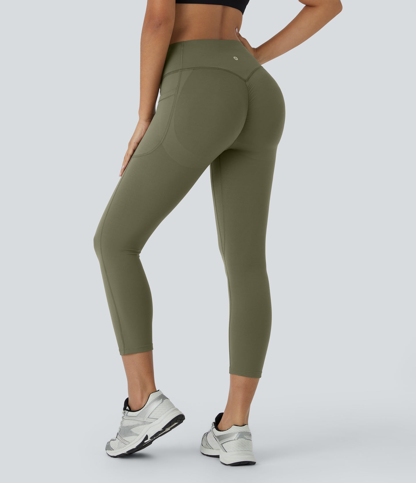 High Waisted Scrunch Butt Lifting Tummy Control Pocket Shaping Capri Training Leggings